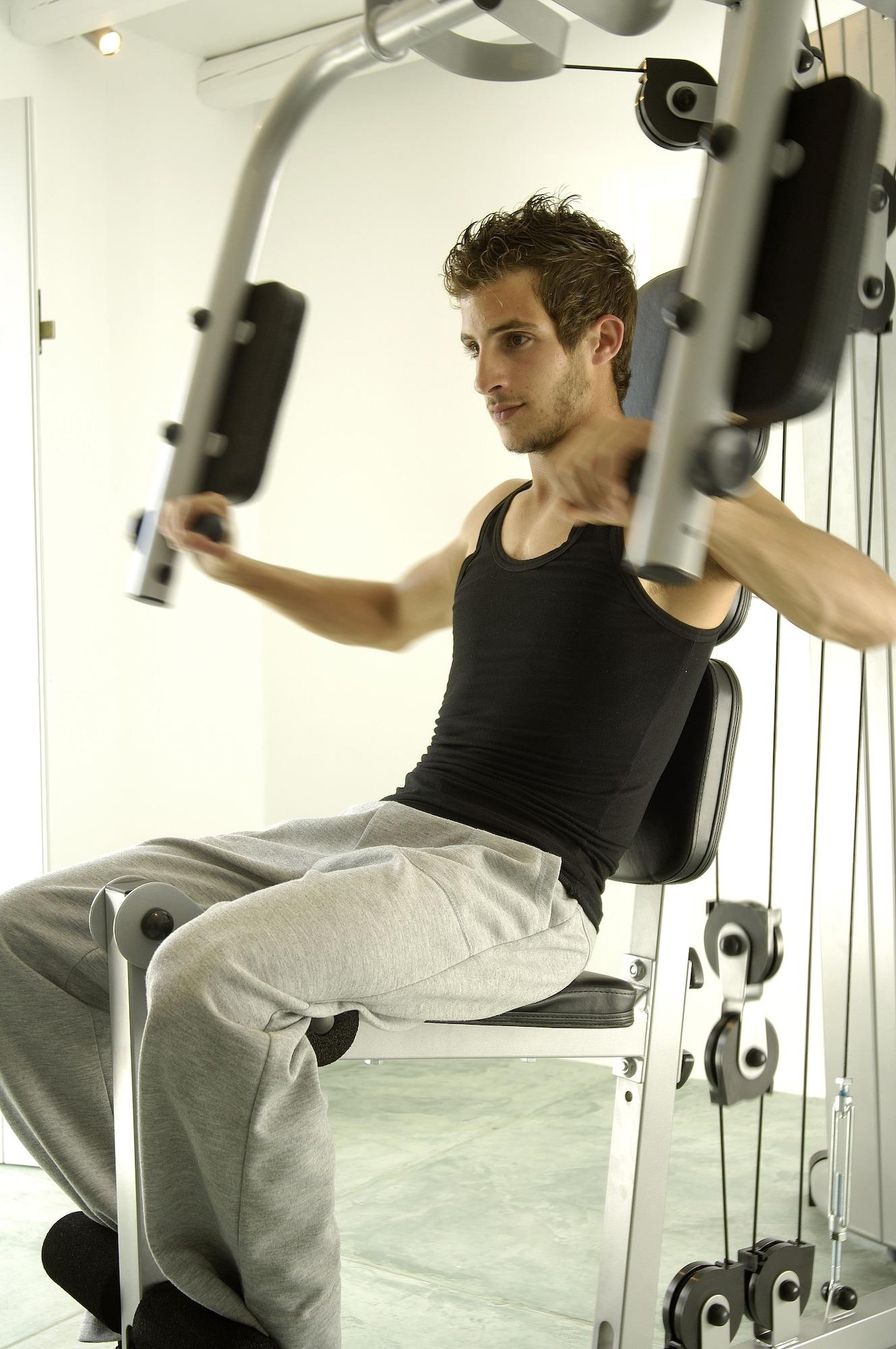 Gimnasio Kapetan Tasos Suites
