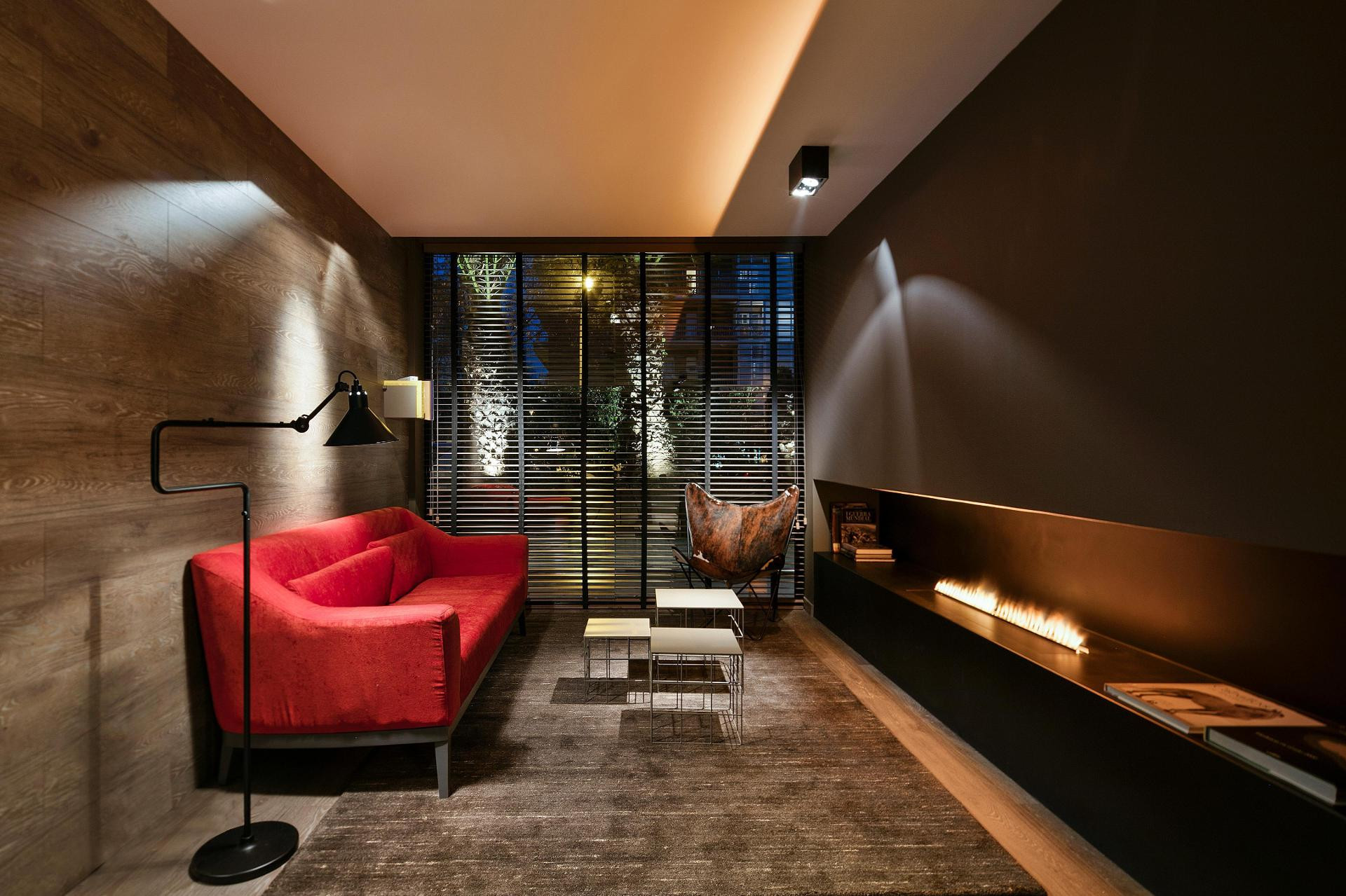 Vista Lobby Upper Diagonal