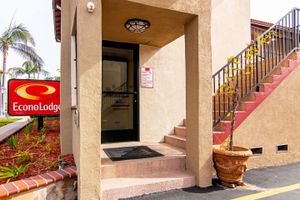 Alojamiento - Econo Lodge Long Beach I-405