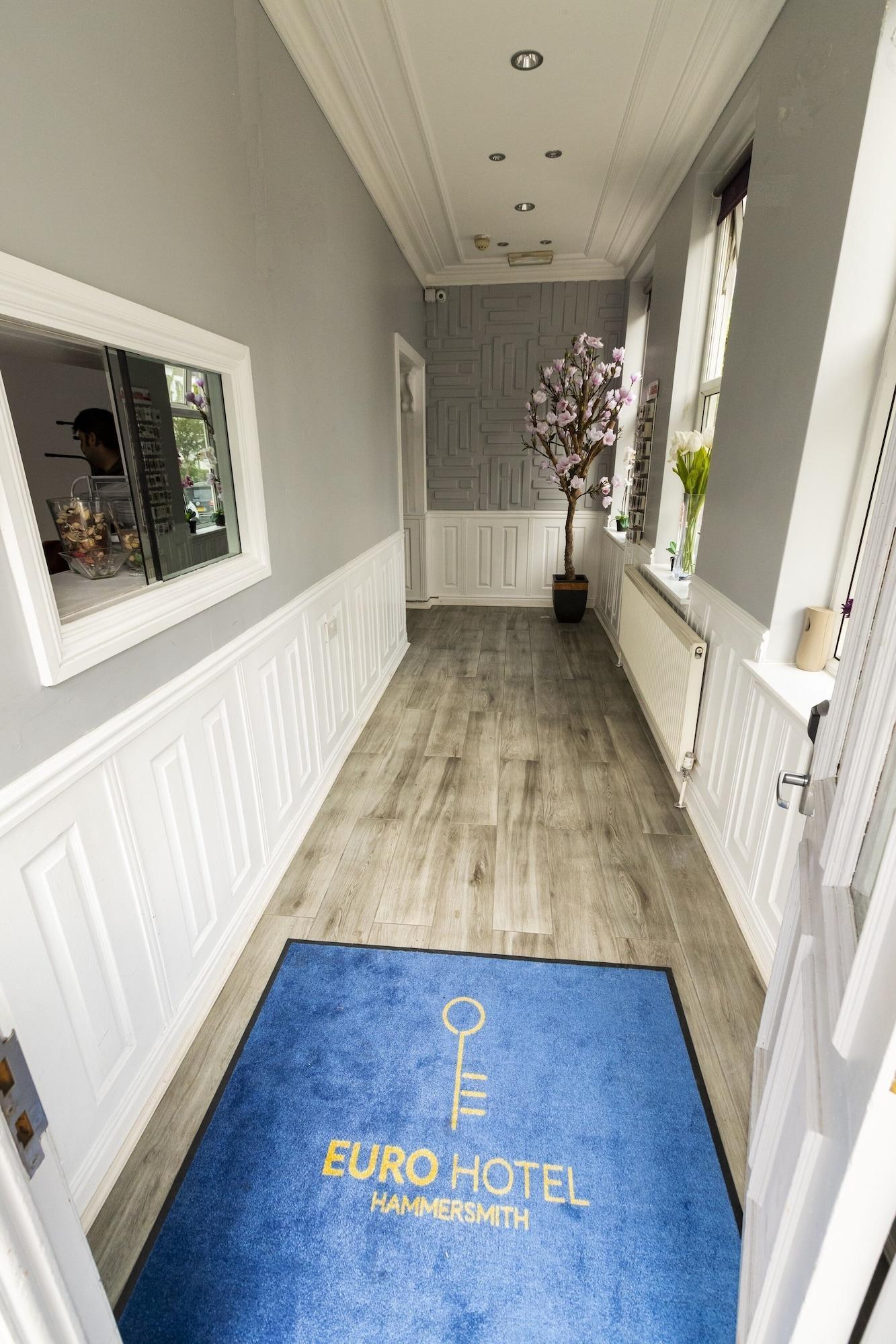Vista Lobby Euro Hotel Hammersmith