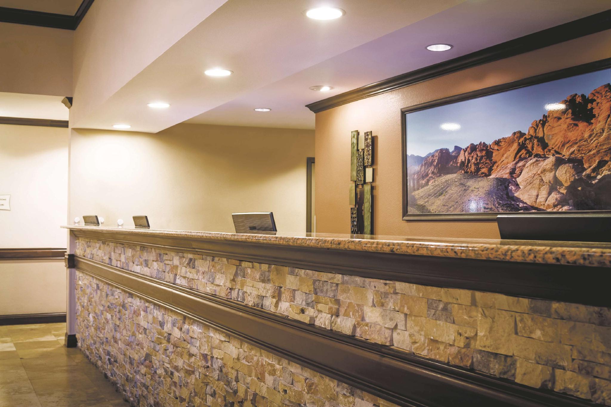 Vista Lobby La Quinta Inn & Suites by Wyndham Las Vegas Airport South