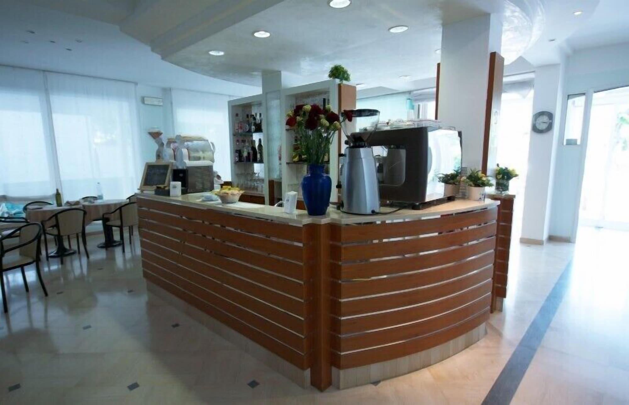 Bar/Salón Hotel Massimo