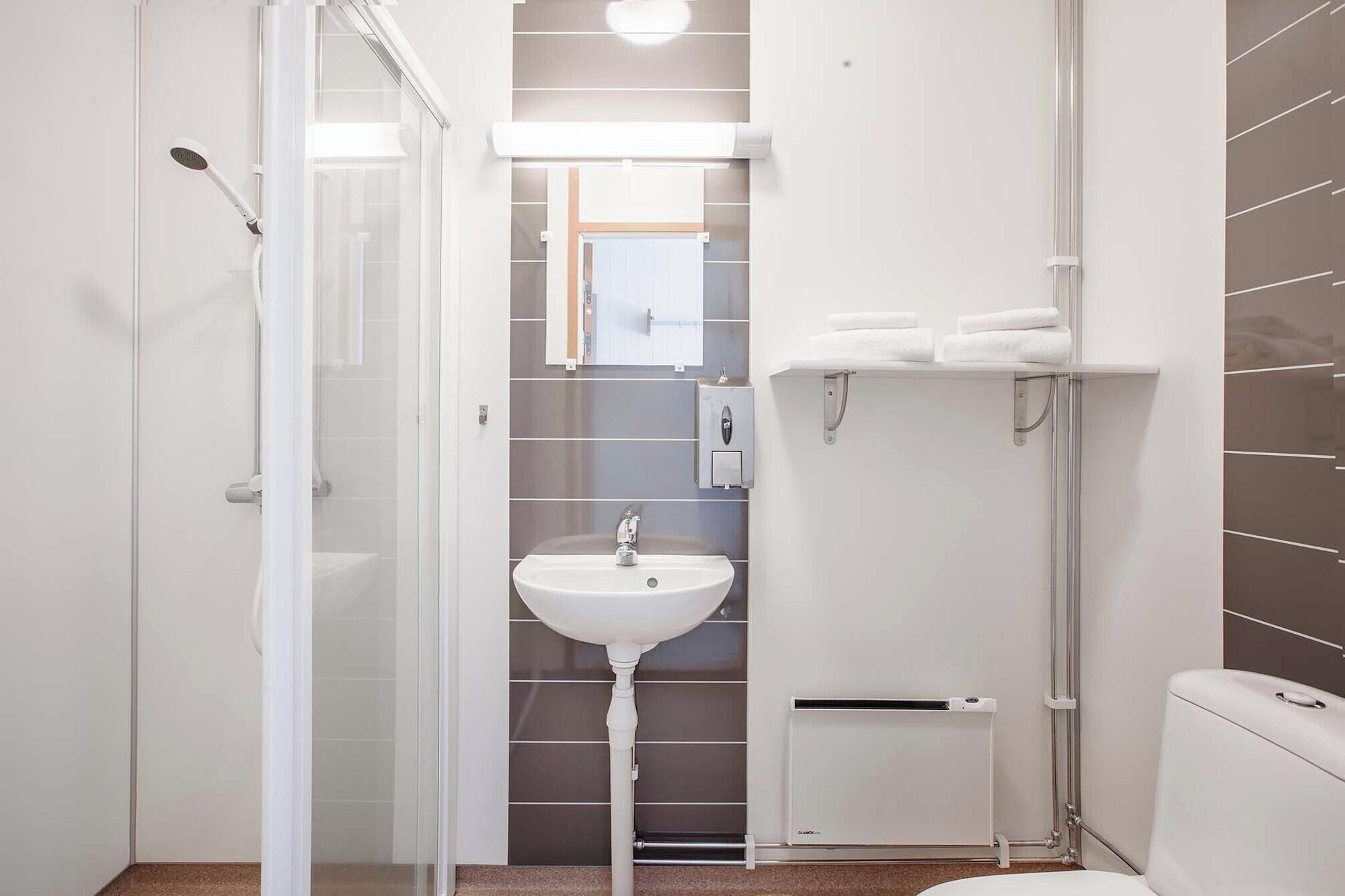 Equipamiento de Habitación Slobrua Riggen