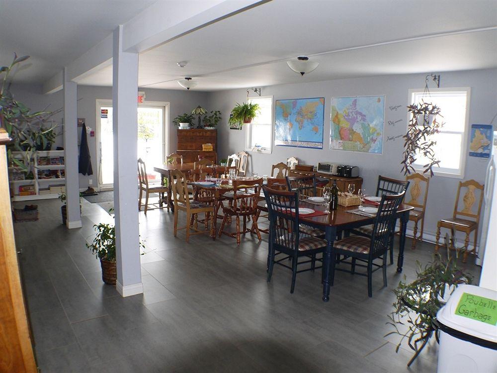 Restaurant Auberge Jeunesse LouLou's Backpacker Hostel