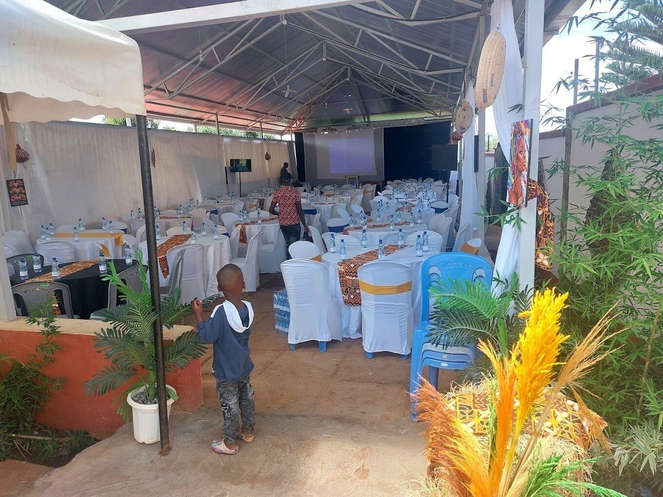 Salón de Baile Maanet Gardens Kutus