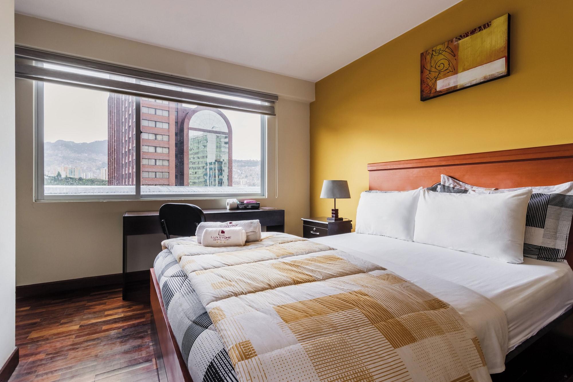 Habitación Hotel Luxstone Executive Suites