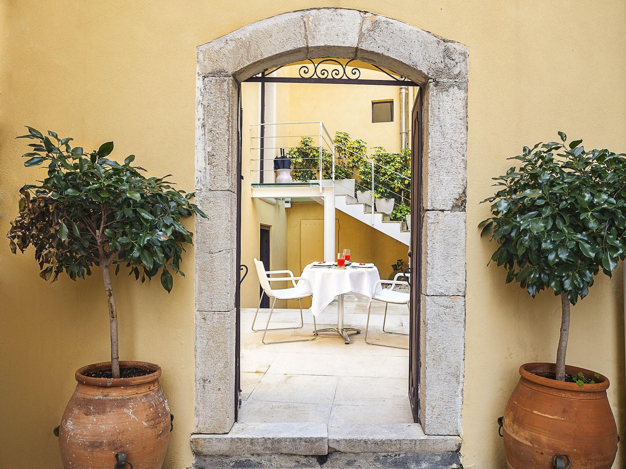 Vista Exterior Porta del Tocco Design Rooms