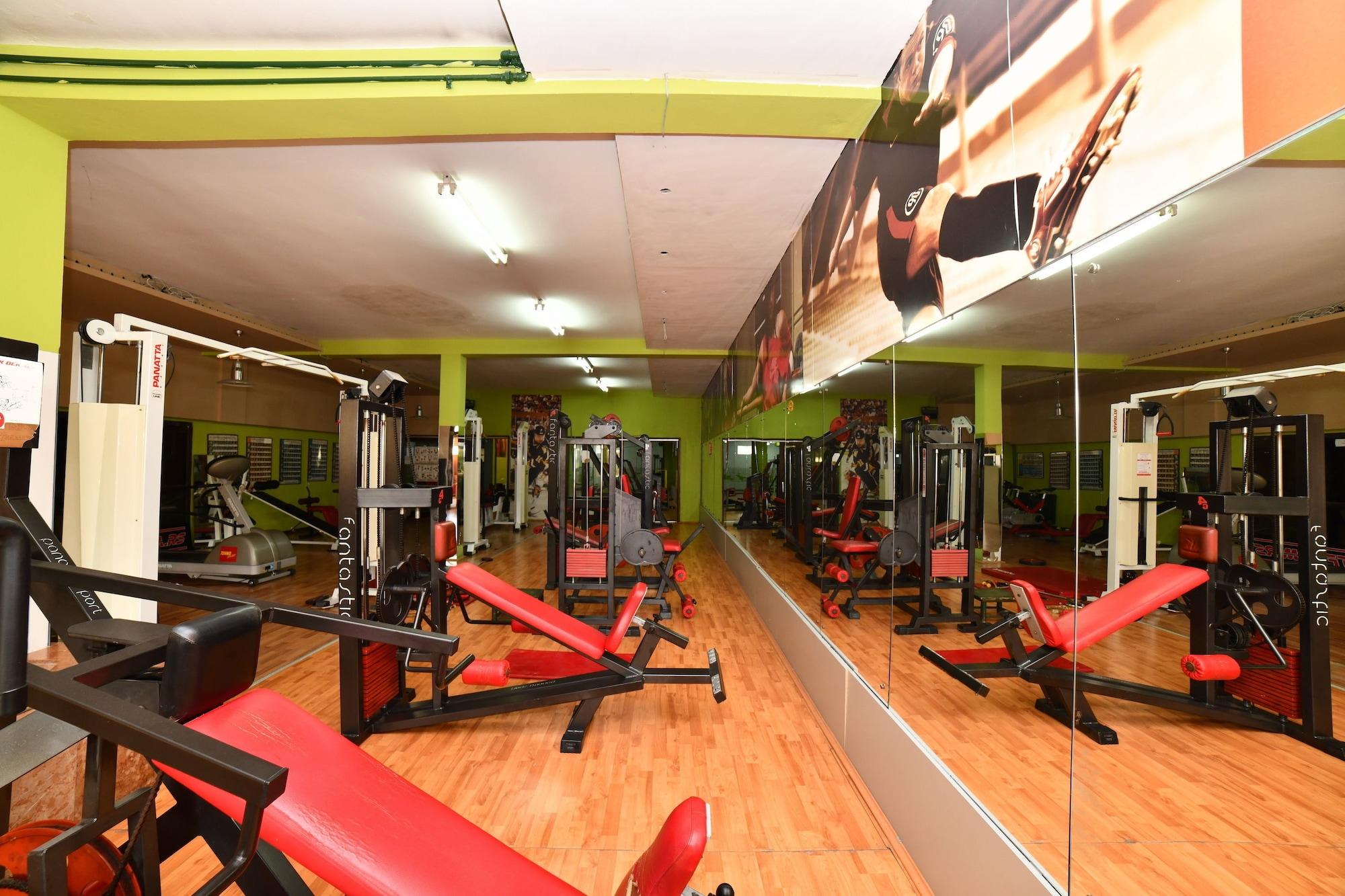 Gimnasio Garni Hotel Garson Lux