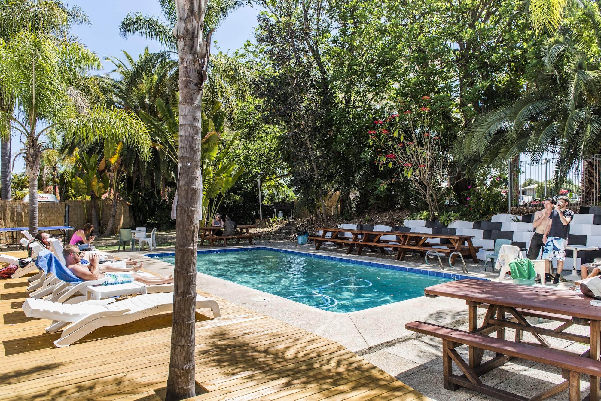 Vista Piscina Billabong Backpackers Resort