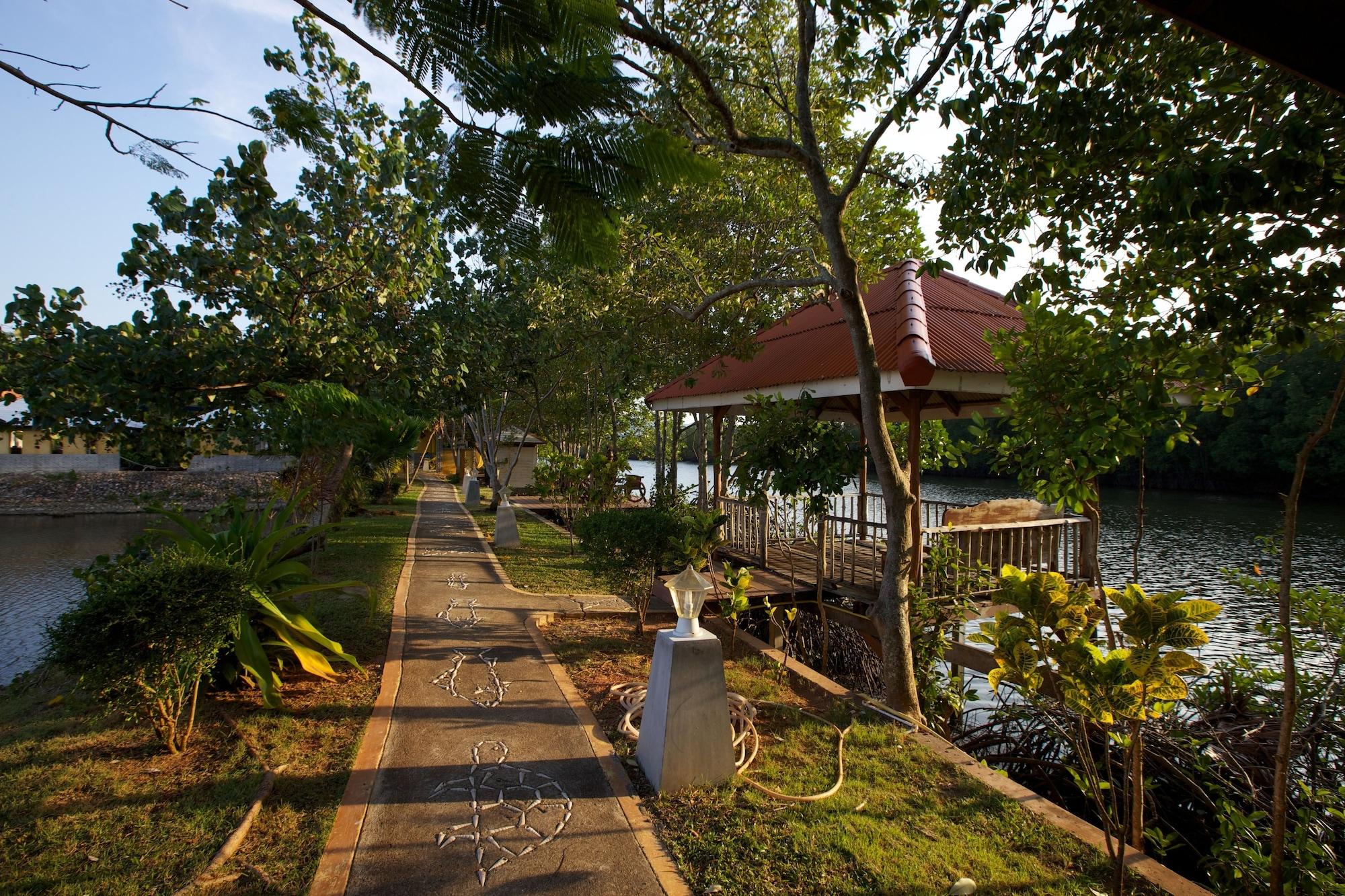 Vista Exterior Anavilla Tangke Resort
