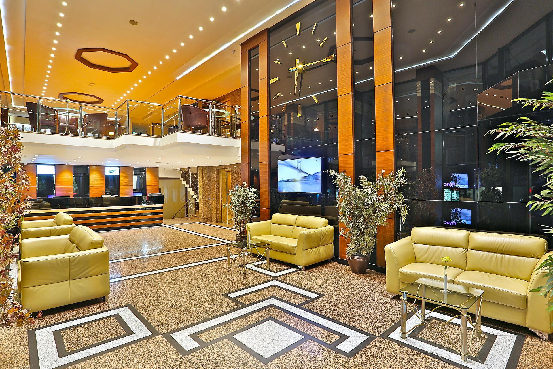 Vista Lobby Grand Madrid Hotel