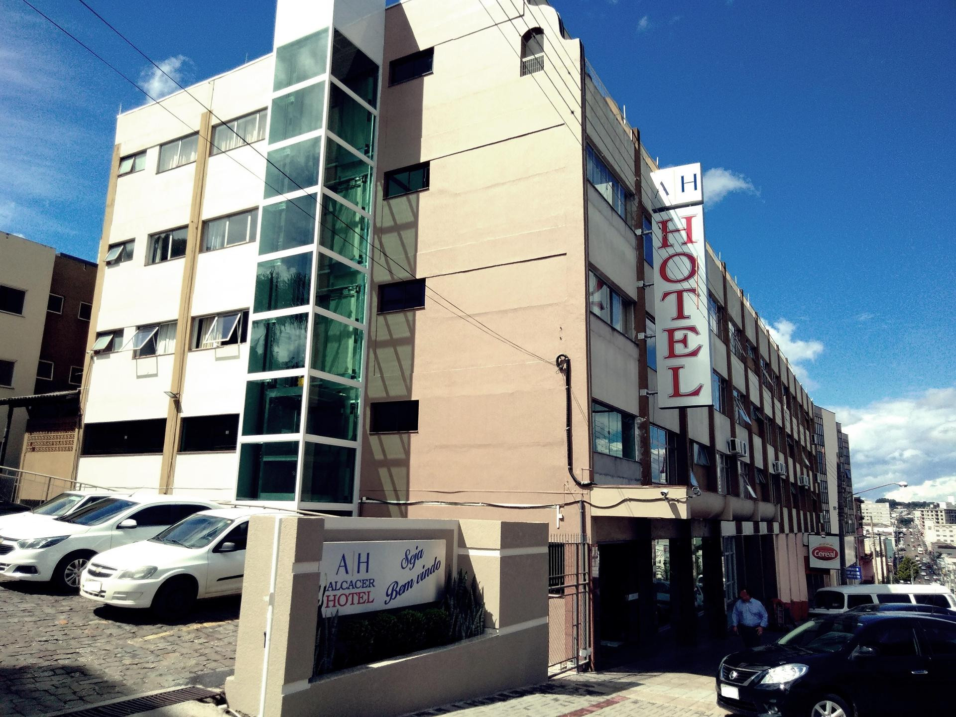 Varios Alcacer Hotel