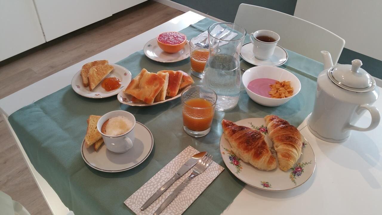 Restaurant Aquarium Rooms