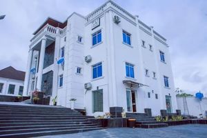 Alojamiento - TAJ SUITES