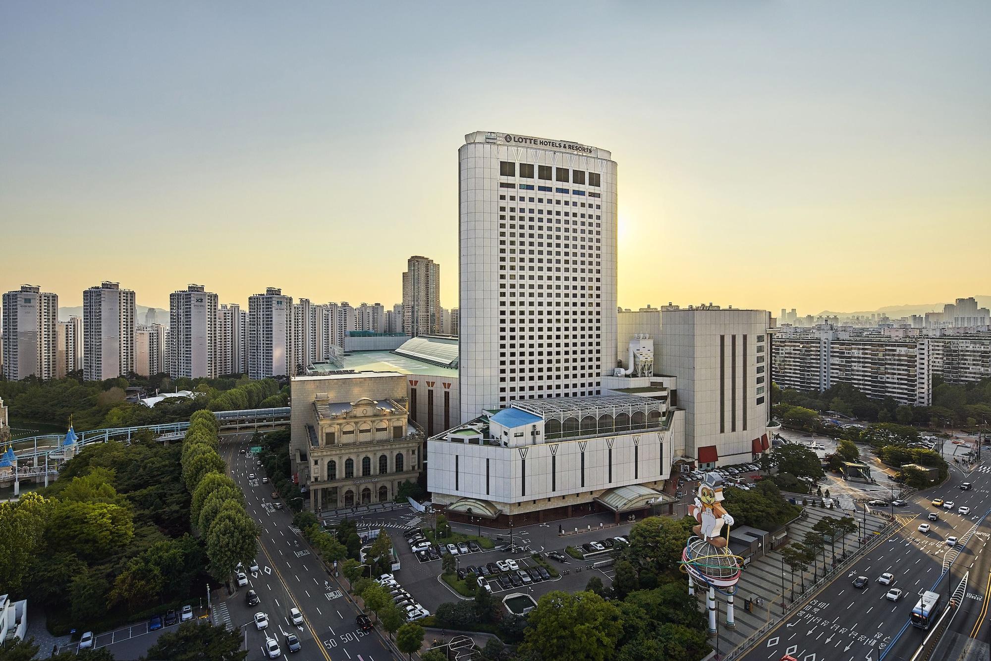 Vista Exterior Lotte Hotel World