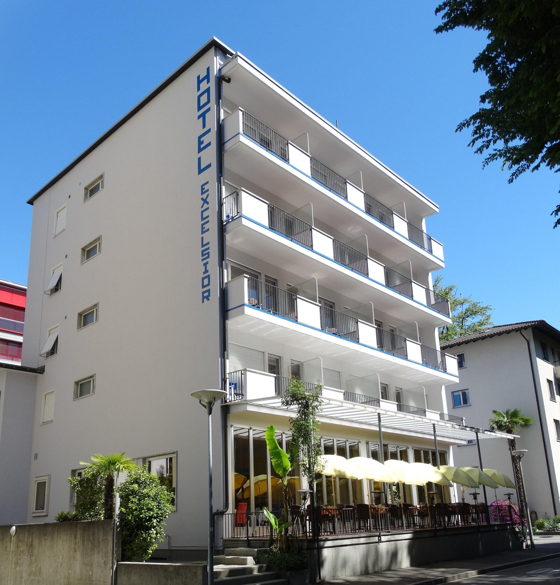 Varios Hotel Excelsior