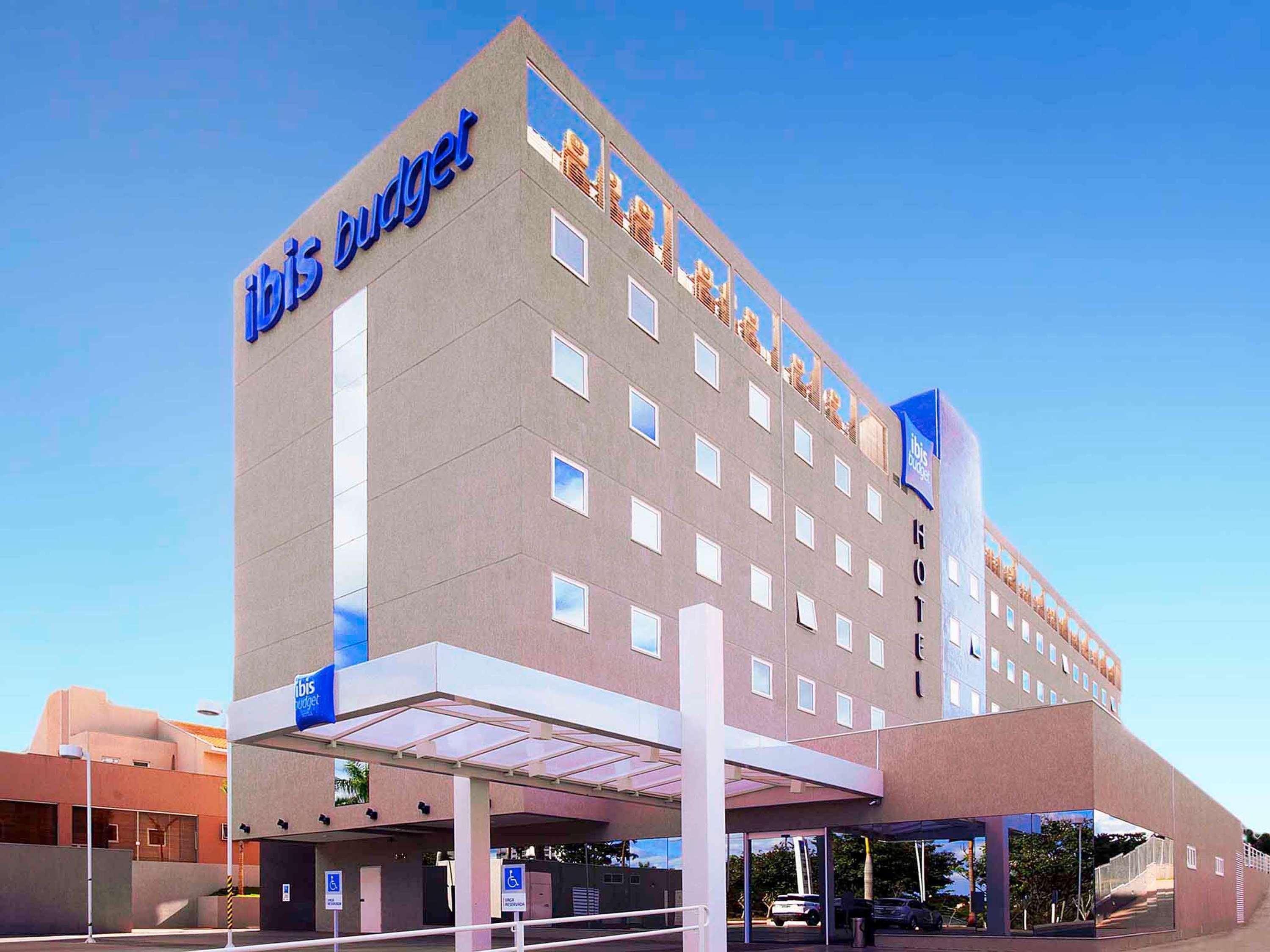 Vista Exterior ibis budget Campo Grande