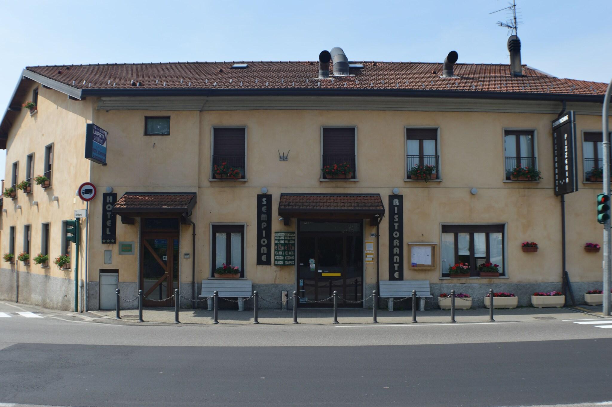 Vista Exterior Sempione Hotel Ristorante