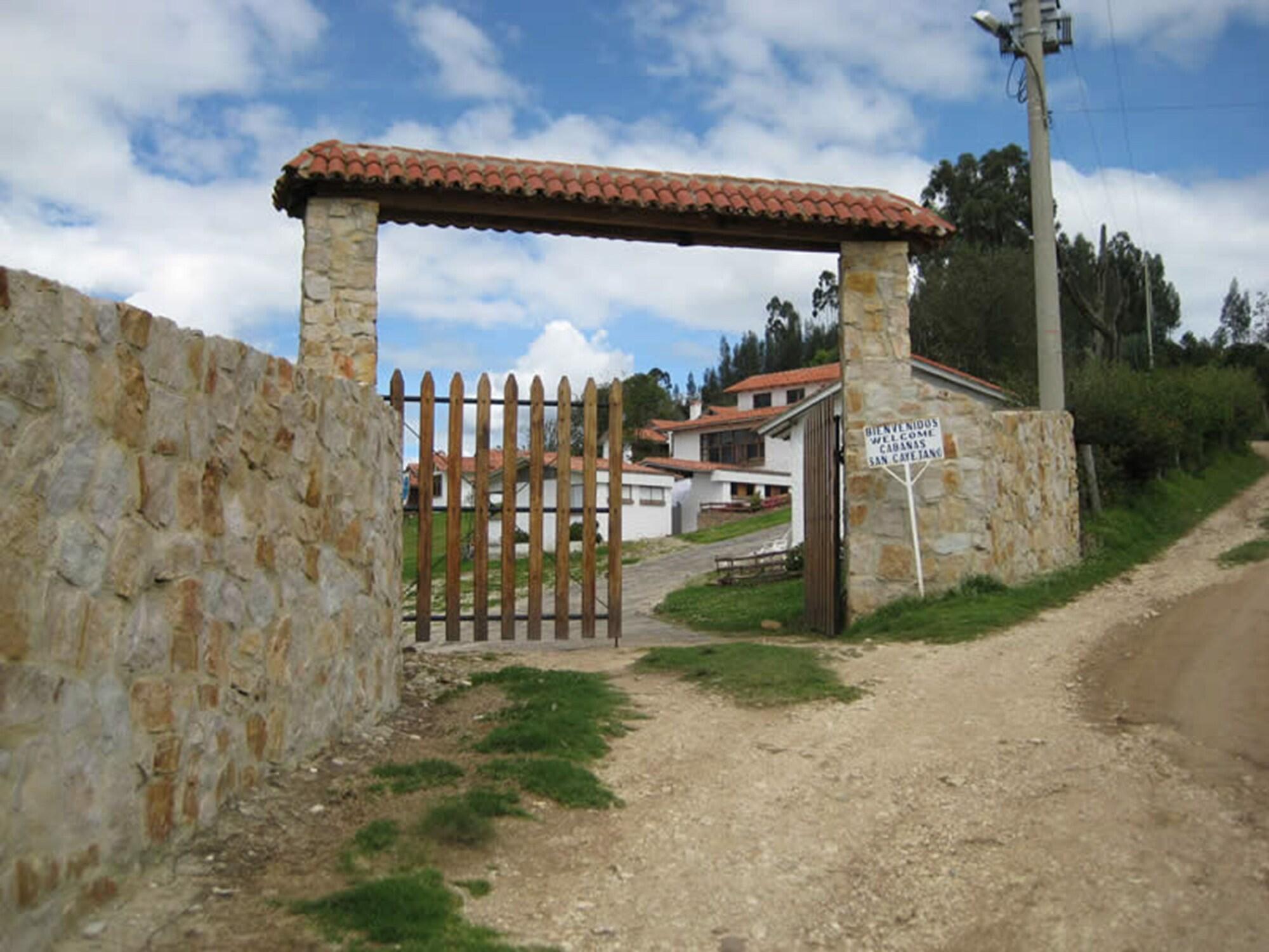 Vista Exterior Hotel Cabañas San Cayetano