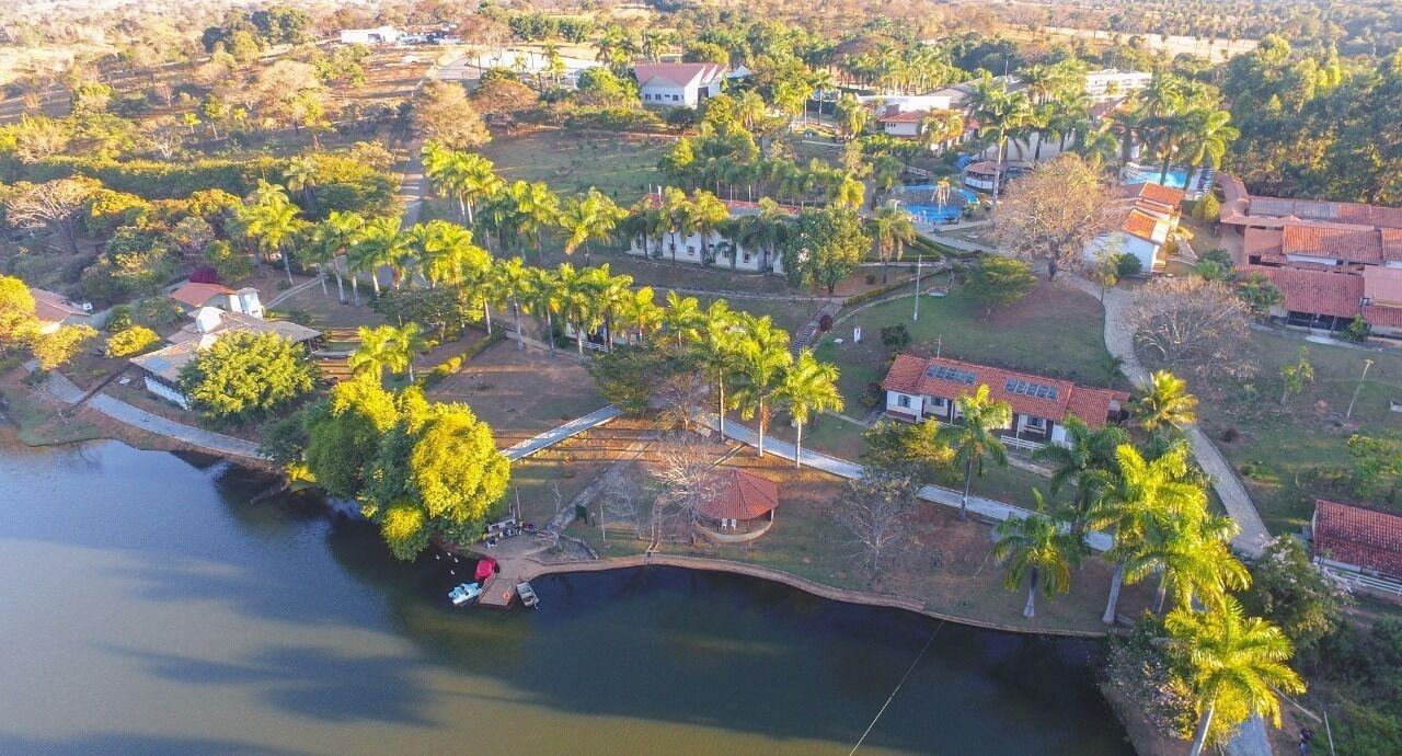 Vista Exterior Village Resort