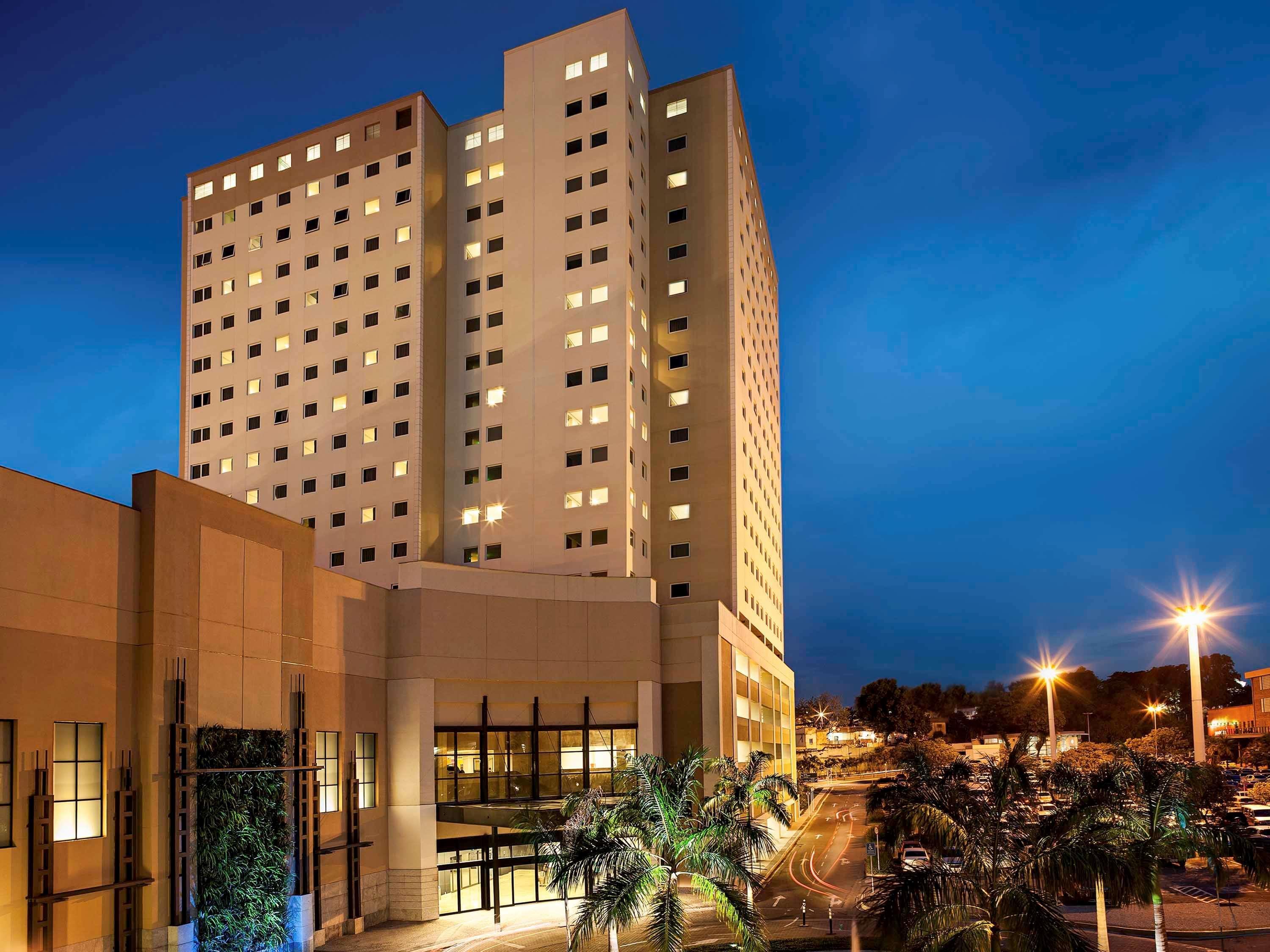 Vista Exterior ibis Rio de Janeiro Shopping Nova America