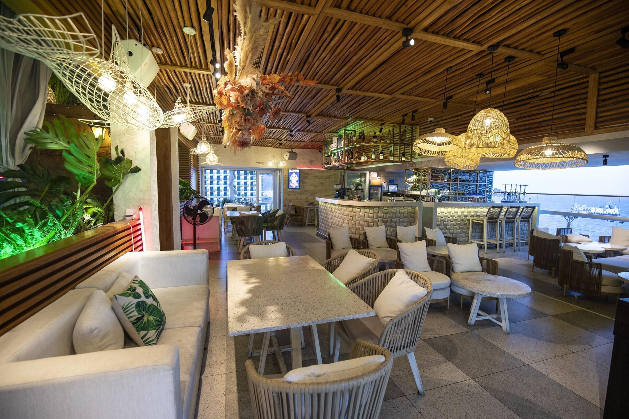 Bar/Salón Saigon Quynhon