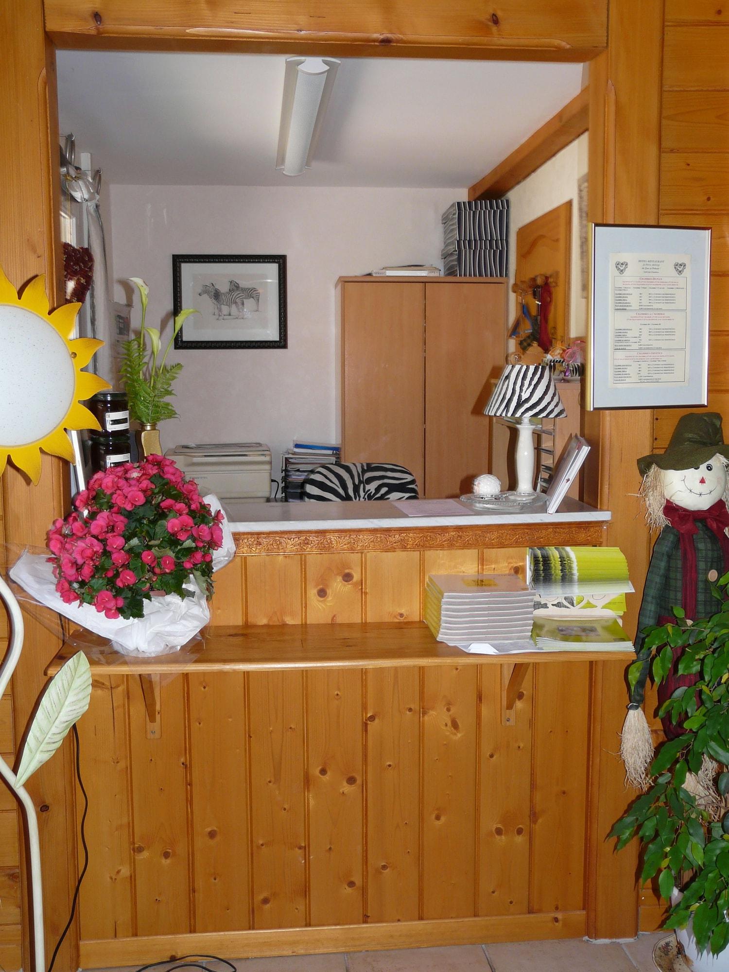 Vista Lobby Hôtel La Petite Auberge