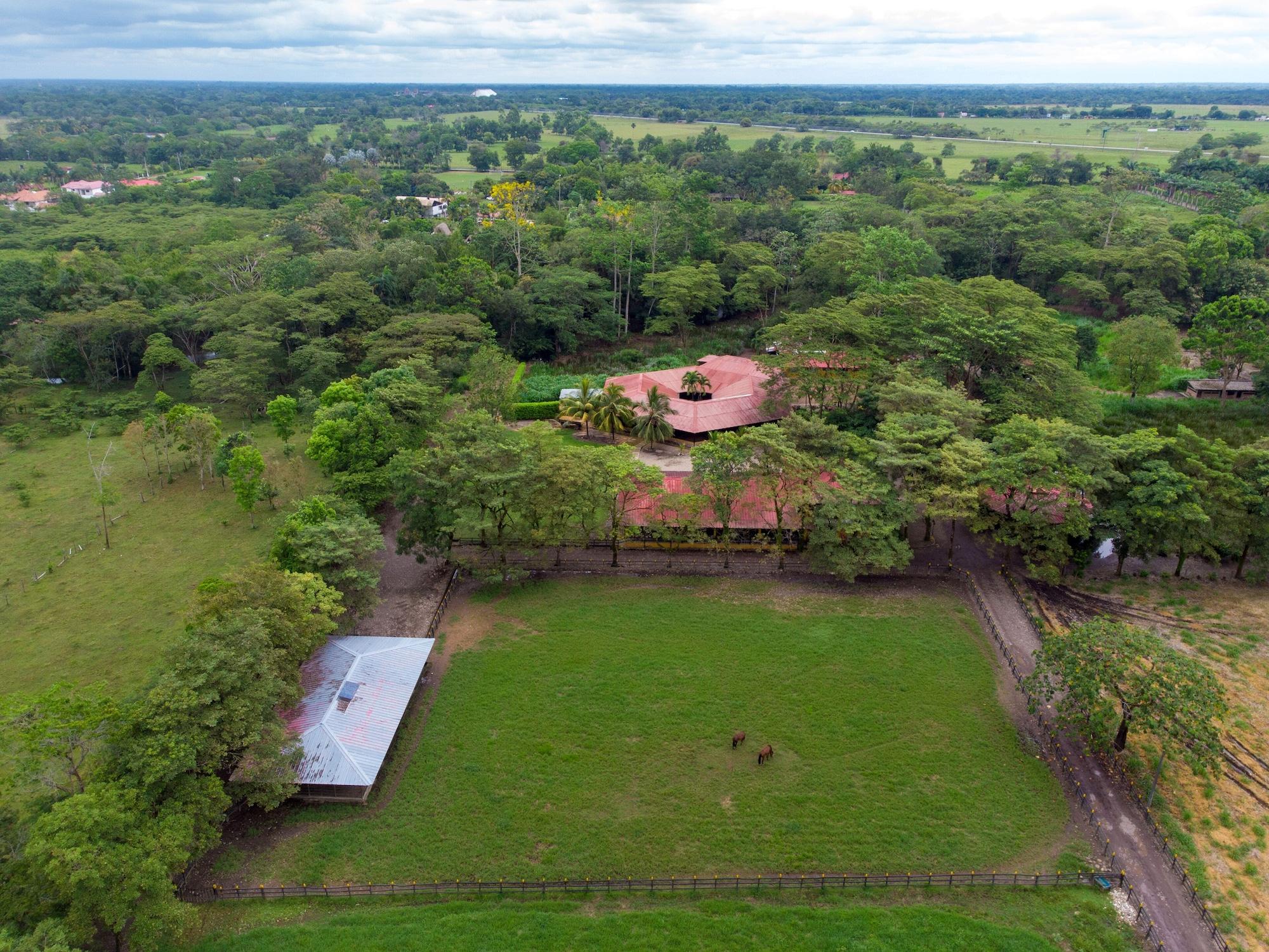 Vista Exterior Hotel Campestre La Potra
