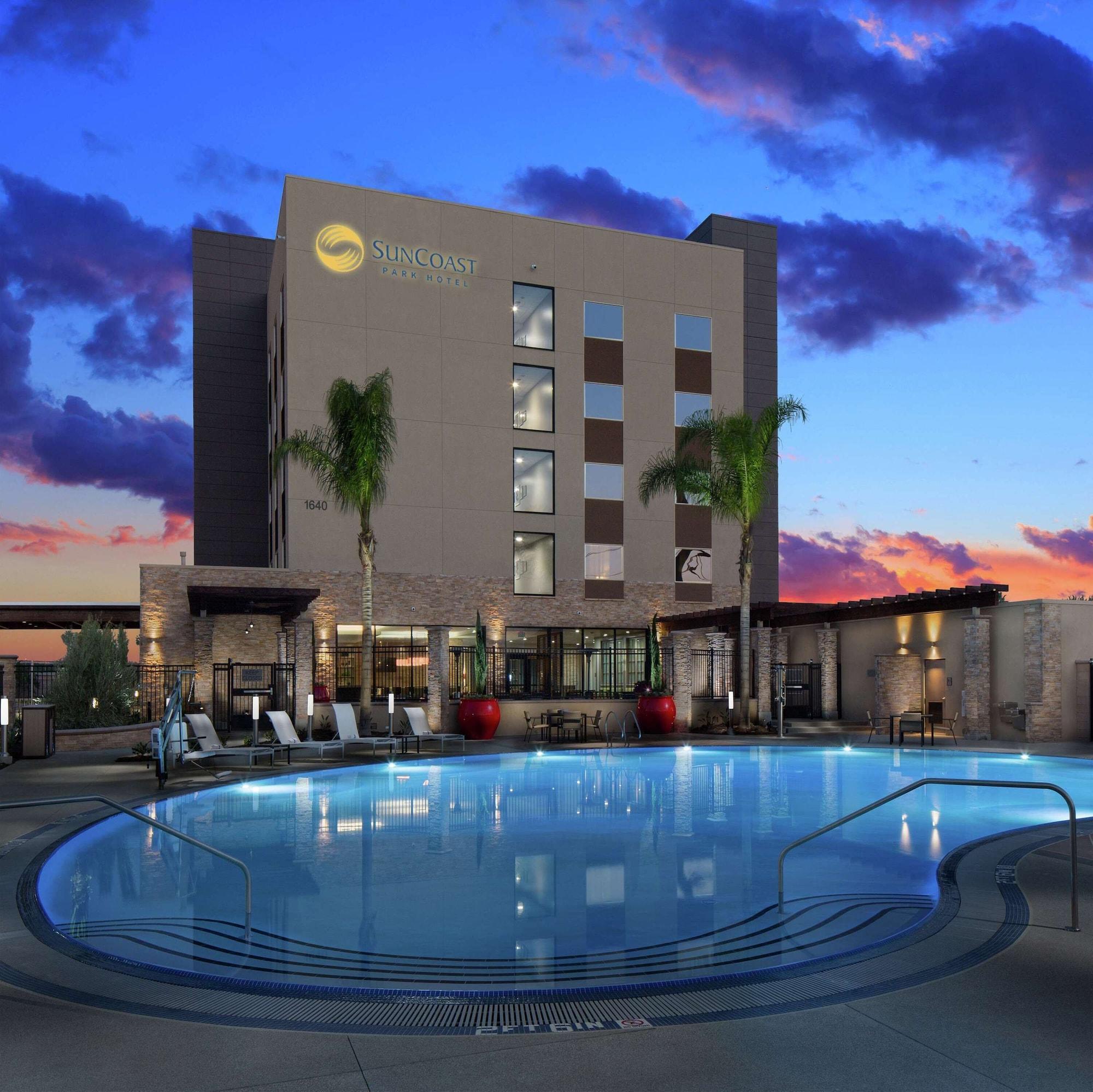 Vista Exterior SunCoast Park Hotel Anaheim Resort, Tapestry by Hilton