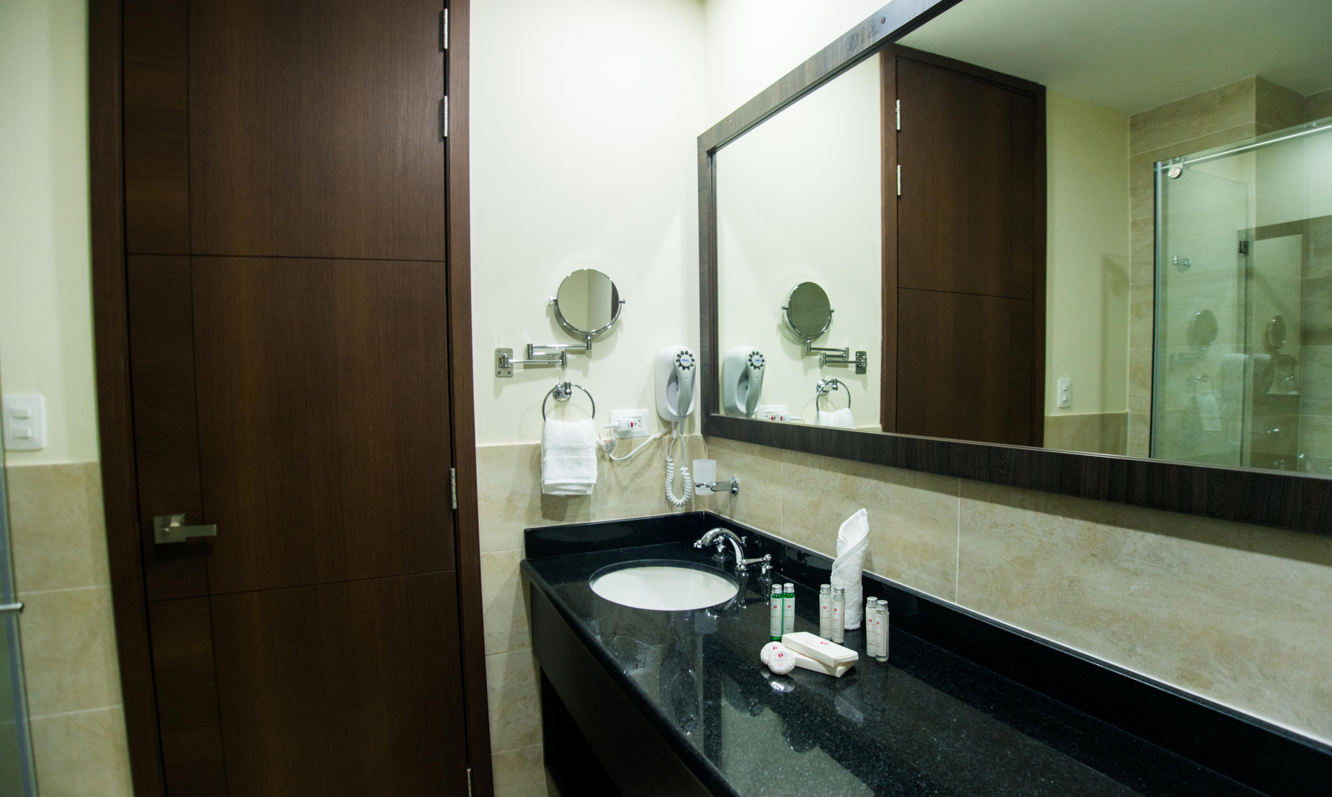 Equipamiento de Habitación Hotel Ramada Cúcuta