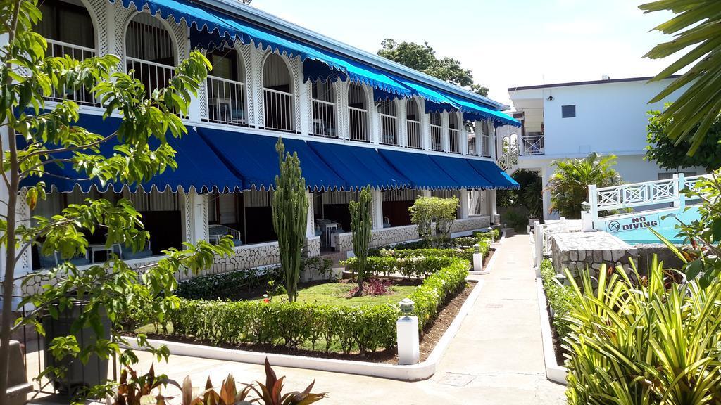 Vista Exterior Hibiscus Lodge
