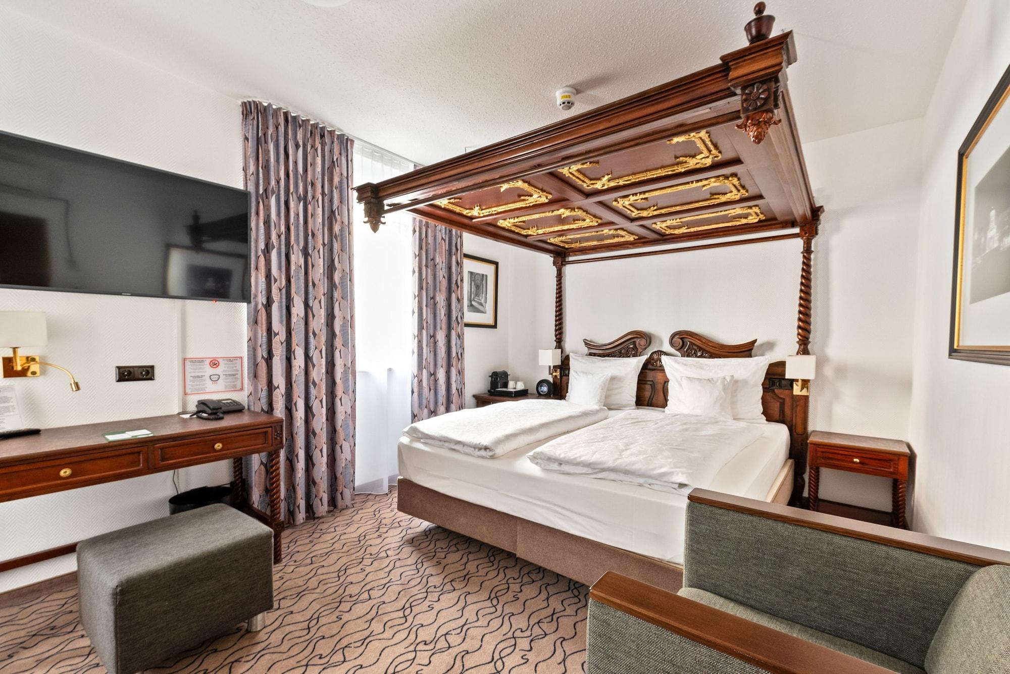 Varios KING's HOTEL Center Superior