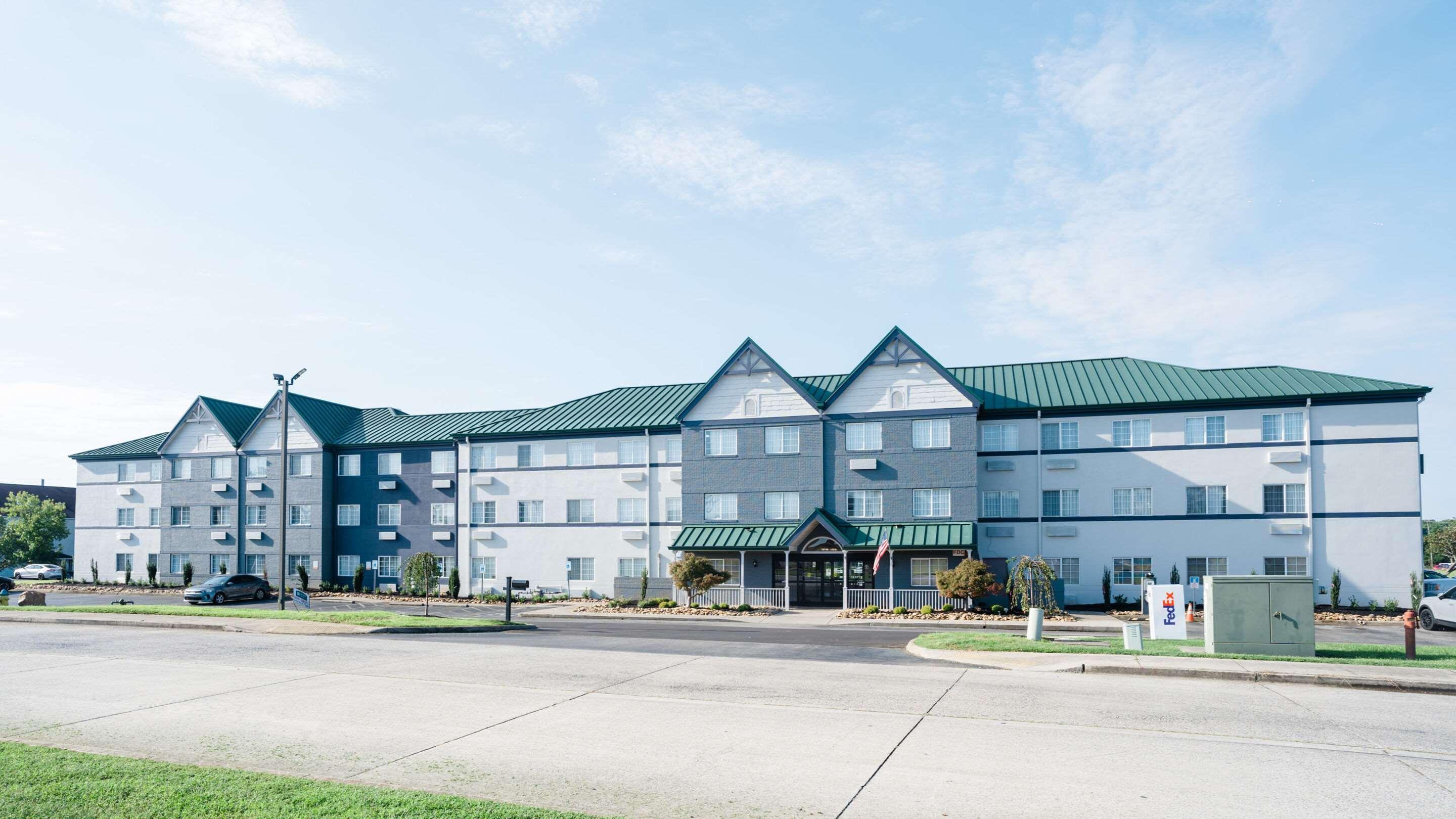 Vista Exterior Mainstay Suites Knoxville Airport