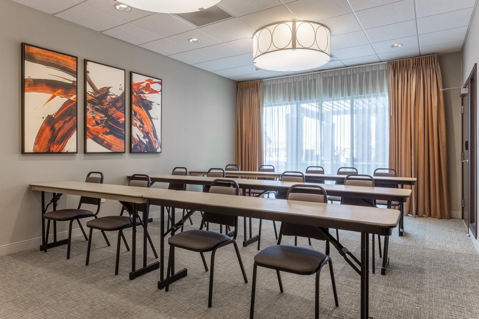 Sala de Reuniones Candlewood Suites Fargo South- Medical Center by IHG