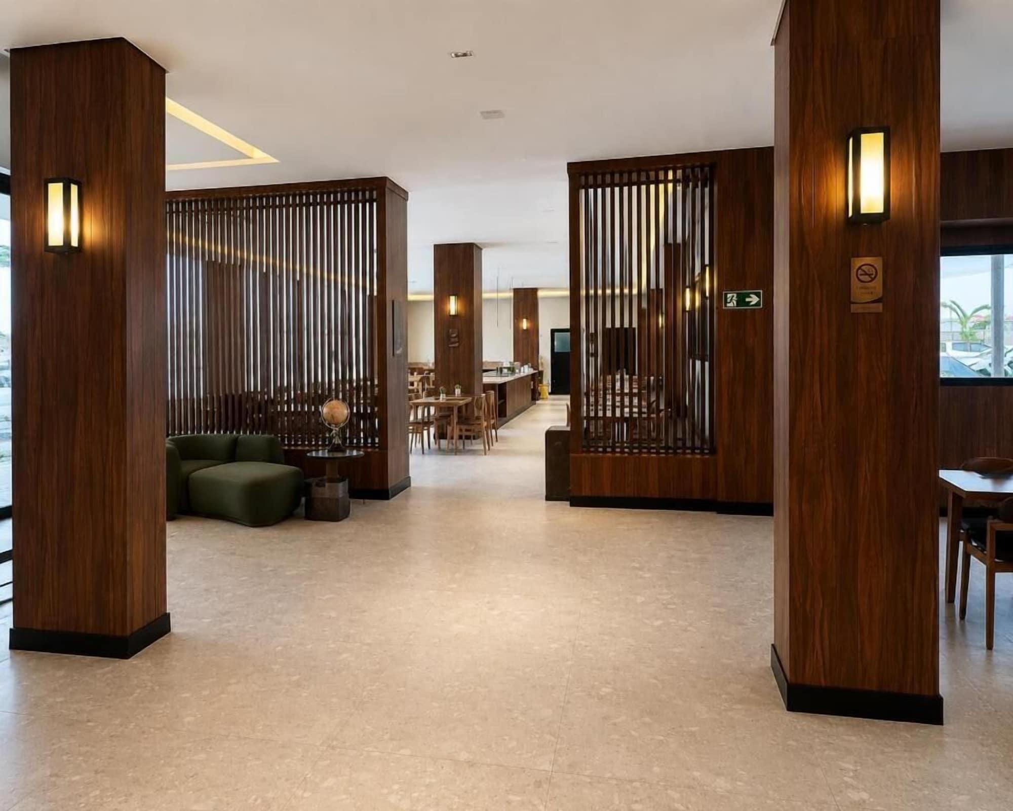 Vista Lobby Class Hotel Americana