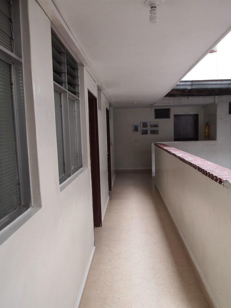 Varios Hotel Conquistadores