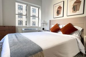 Alquiler Vacacional - Luxe Financial District Studio in Amenity Building