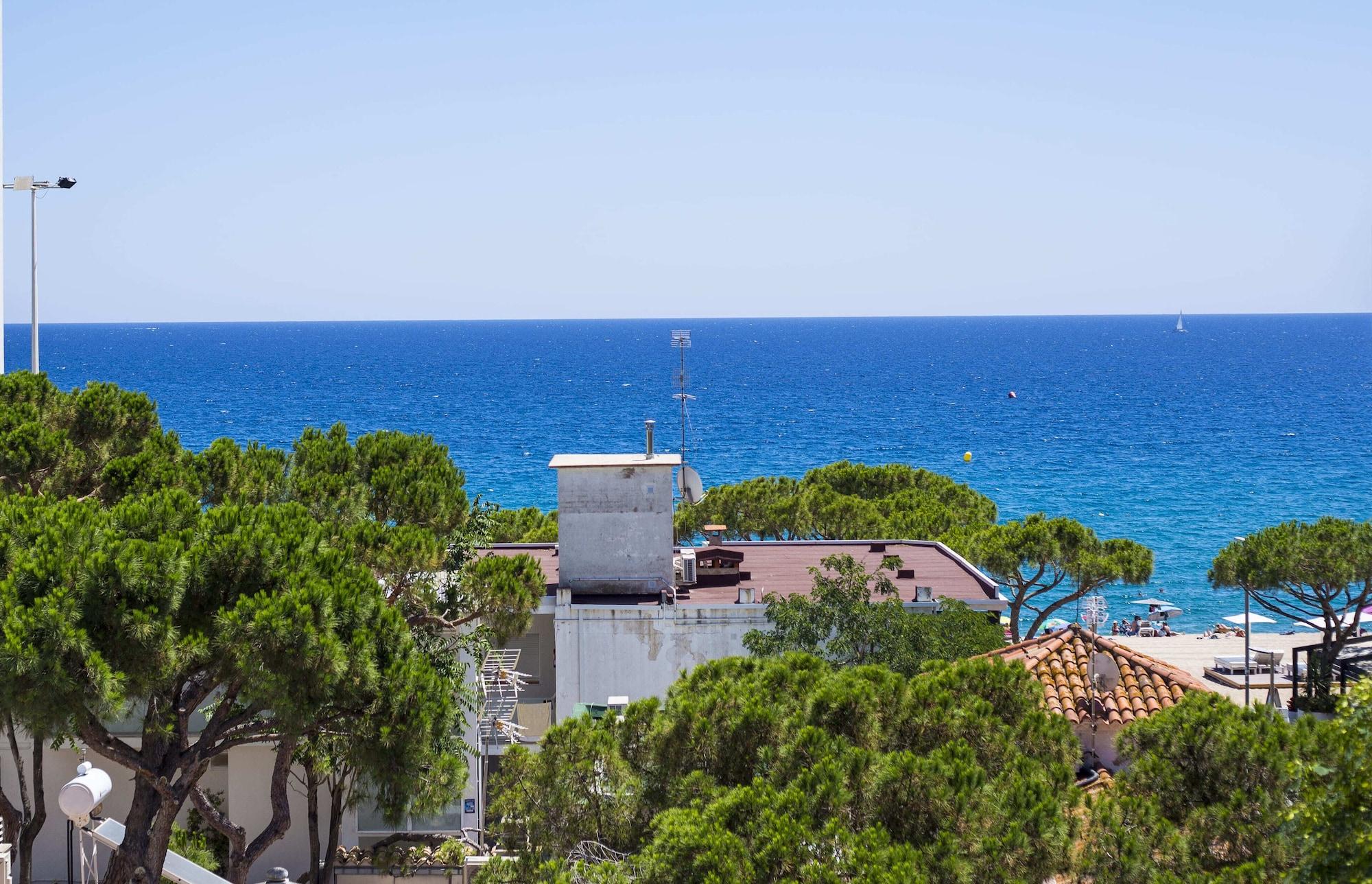 Vista Exterior Hotel Claramar