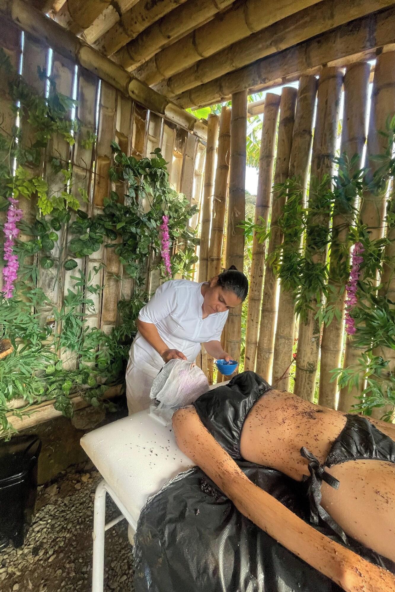 Spa Medellin Don leandro Coffee farm  Glamping
