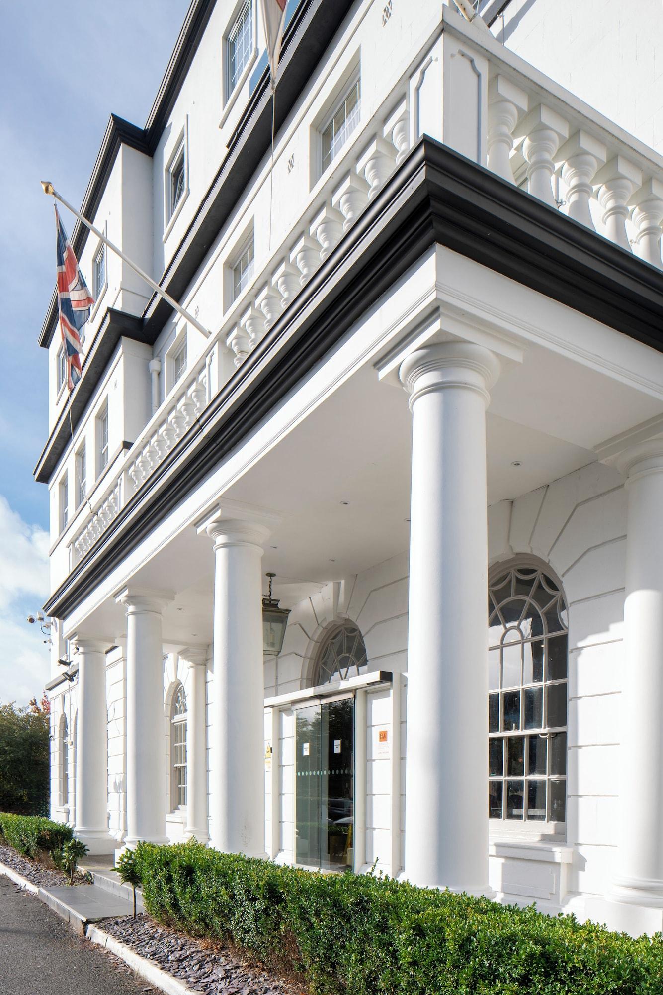 Vista Exterior London Croydon Aerodrome Hotel, BW Signature Collection