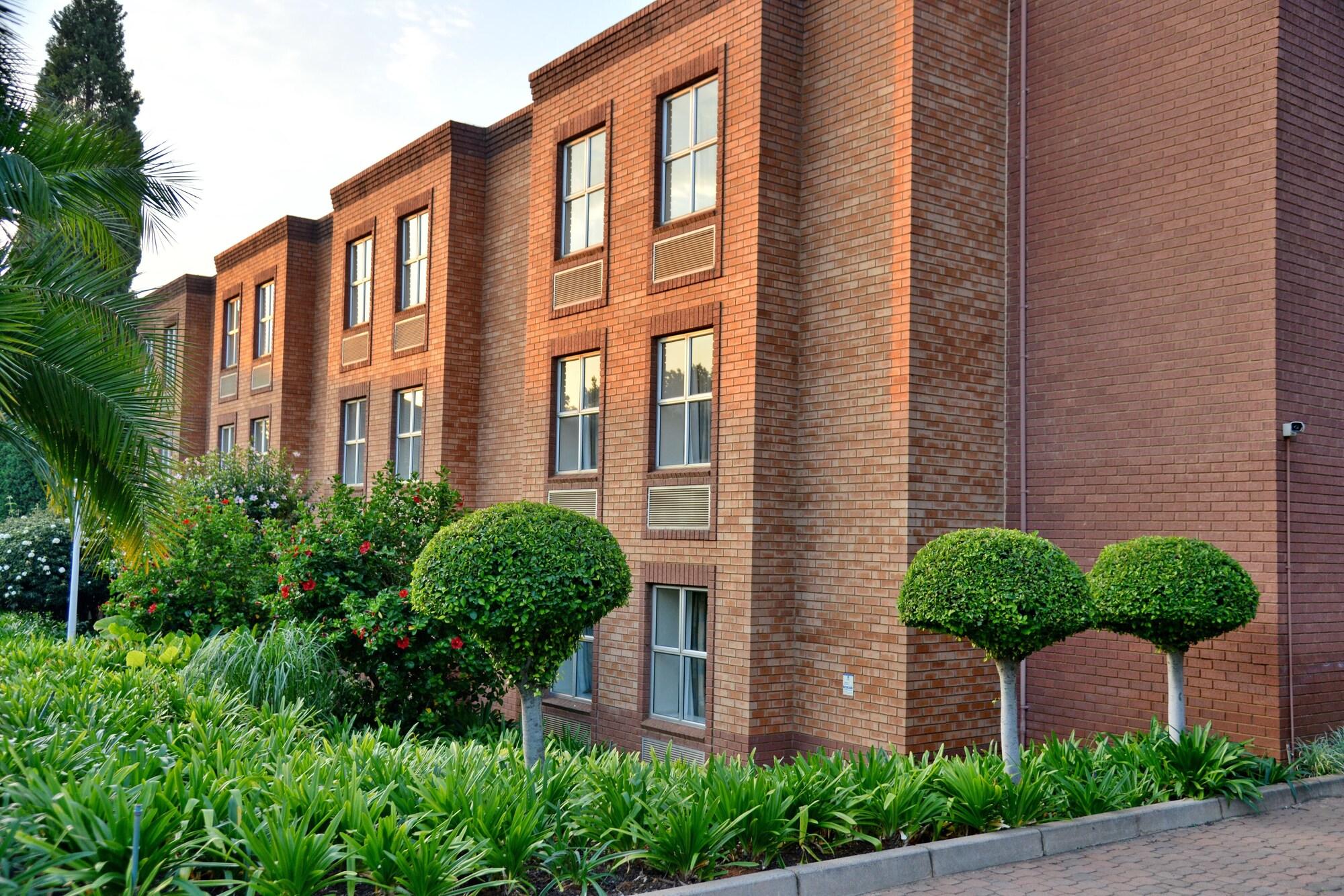 Varios Road Lodge Sandton Grayston Drive