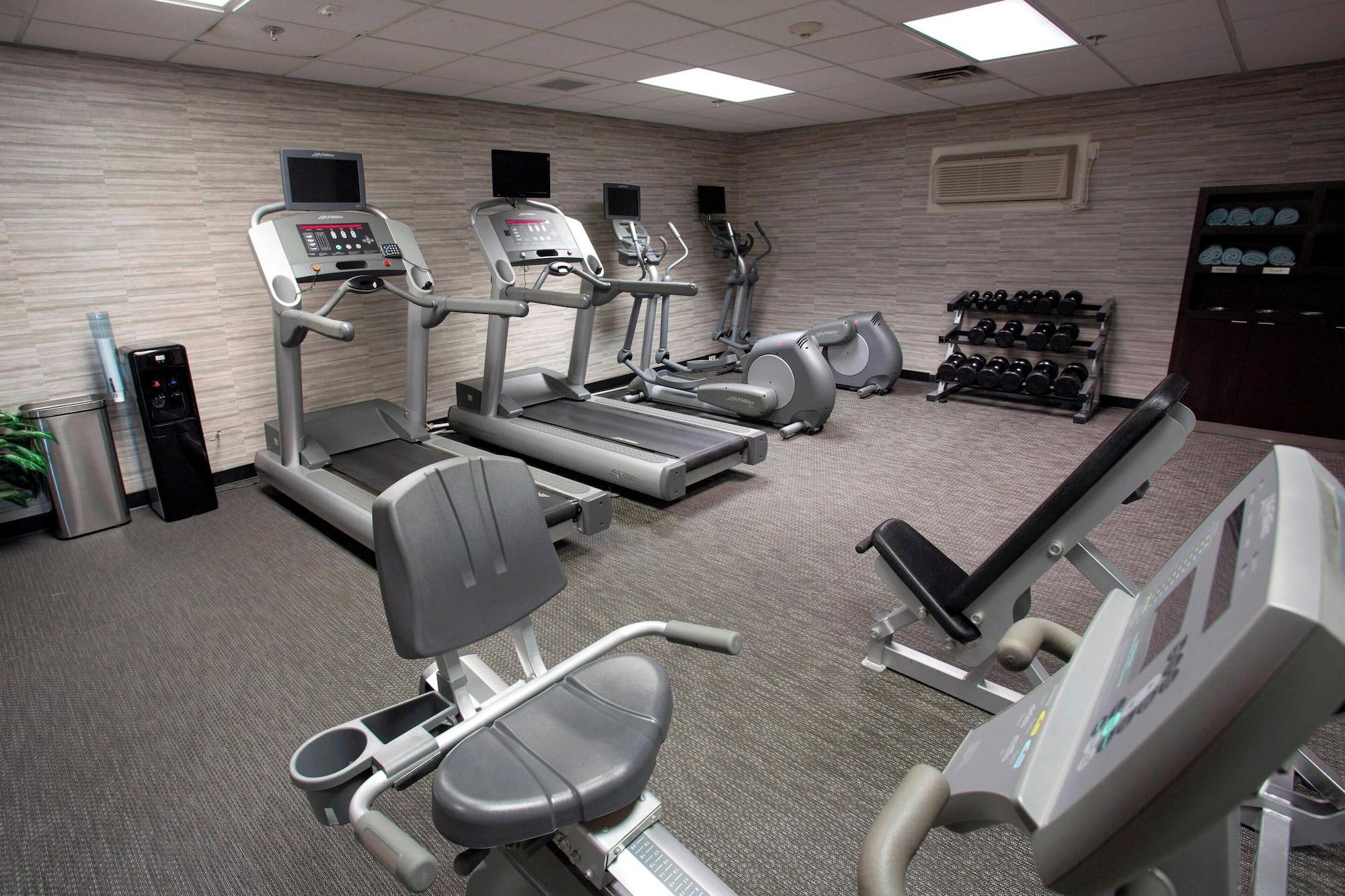 Gimnasio Courtyard by Marriott Montgomery