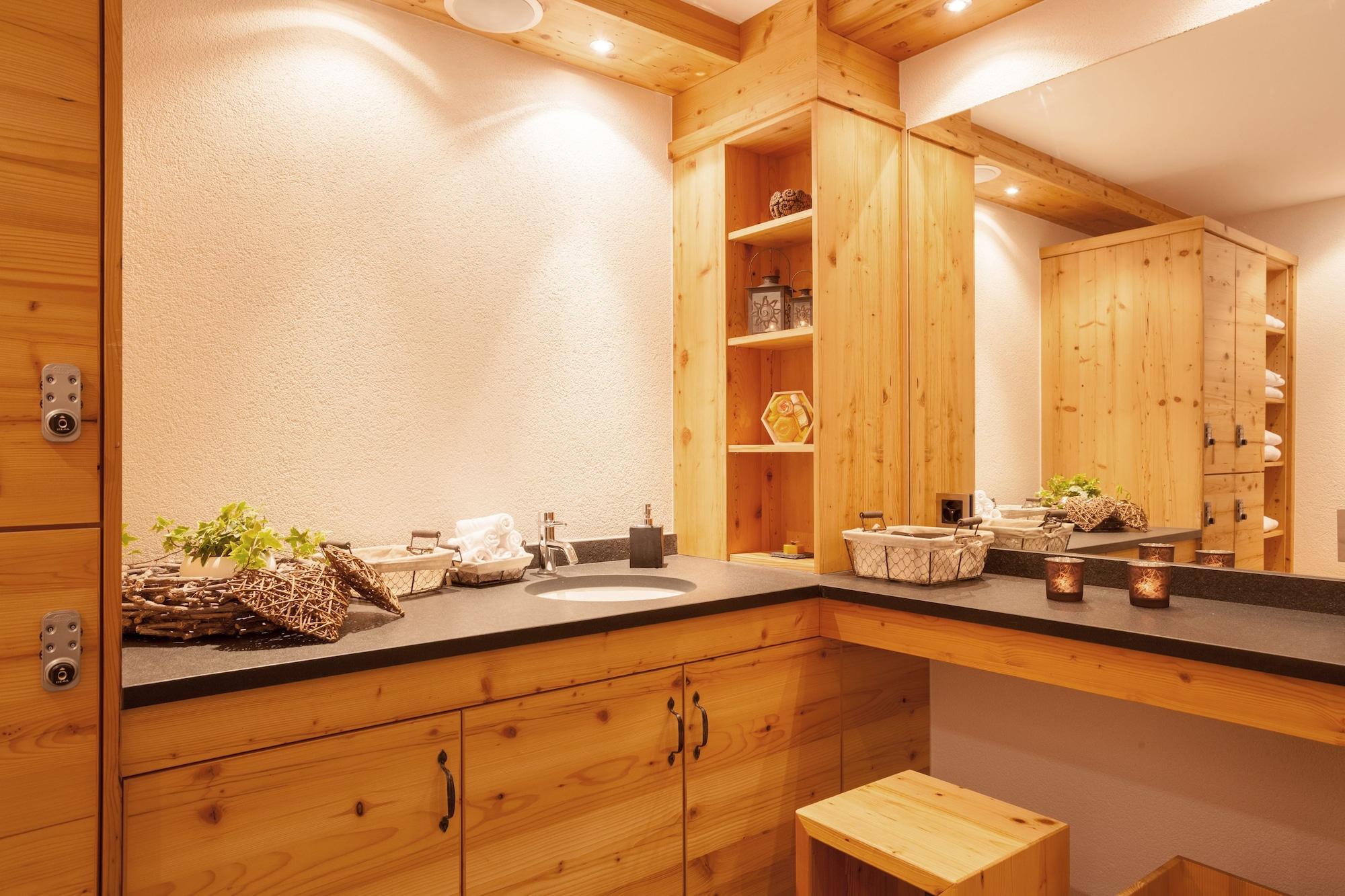 Spa Arcade Apartments