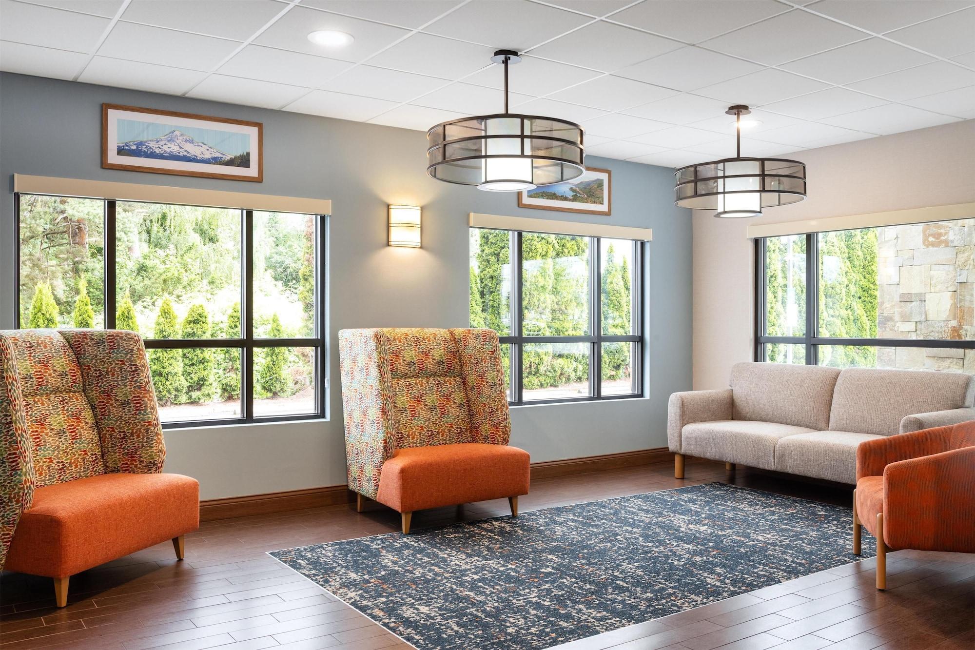 Vista Lobby Hampton Inn Portland East