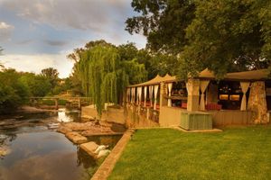 Alojamiento - Africlassic River Lodge- Rivonia