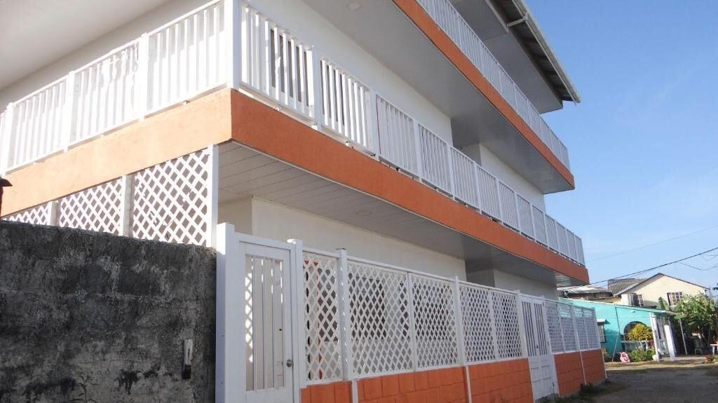 Vista Exterior Victoria's Hostal Gennie Bay