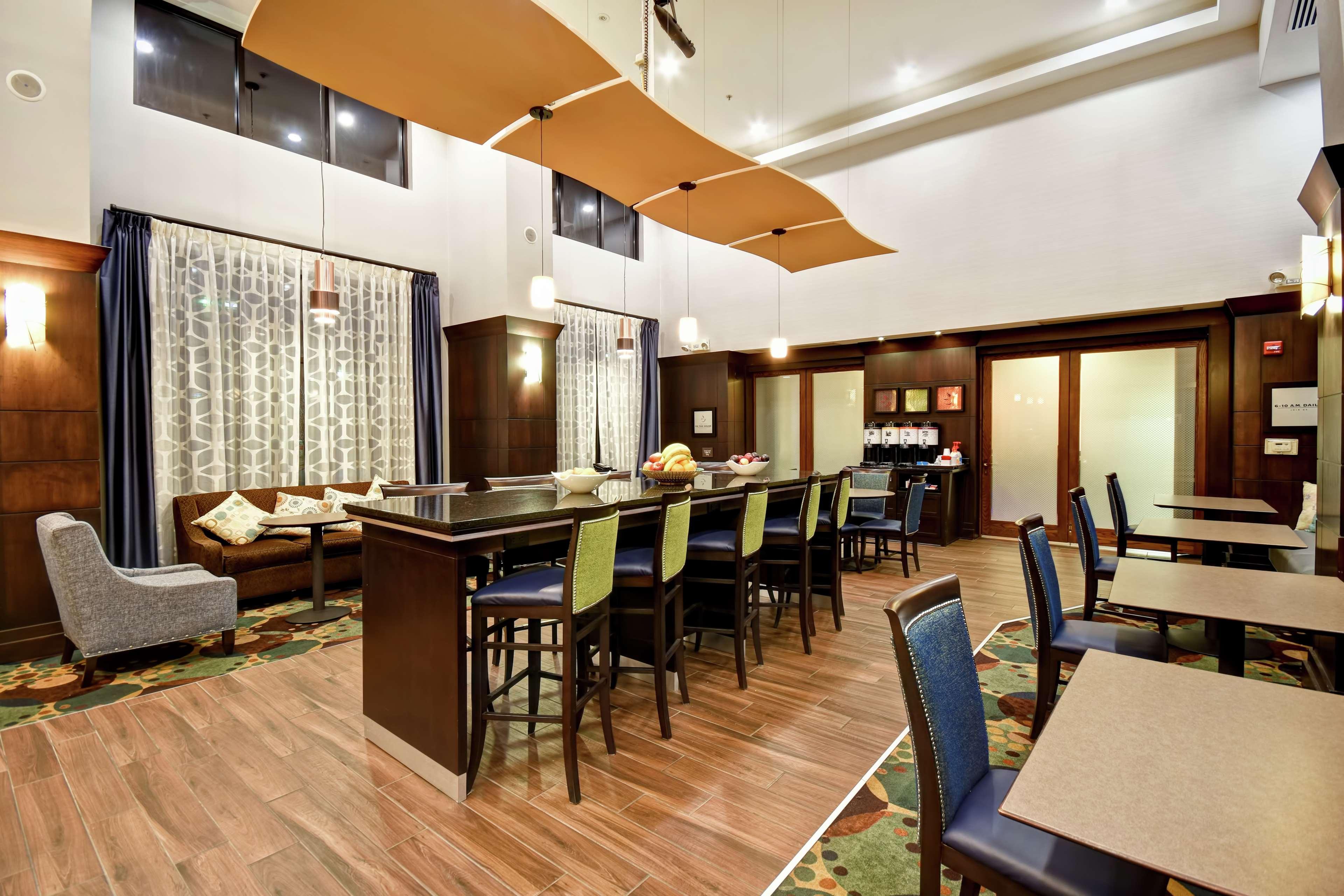 Restaurant Hampton Inn & Suites Detroit-Canton
