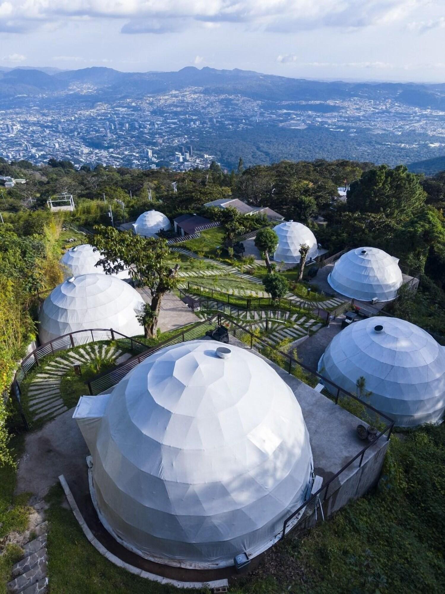 Vista Exterior CARDEDEU DOMOS