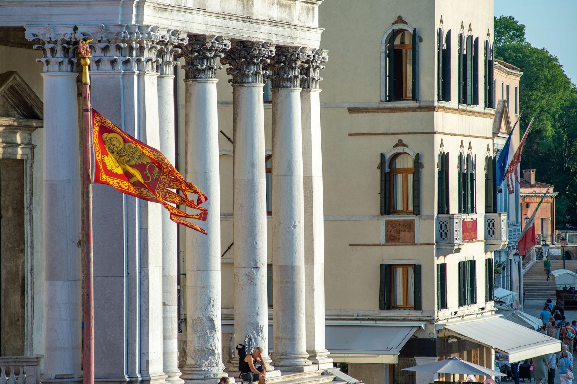 Vista Exterior Hotel Antiche Figure