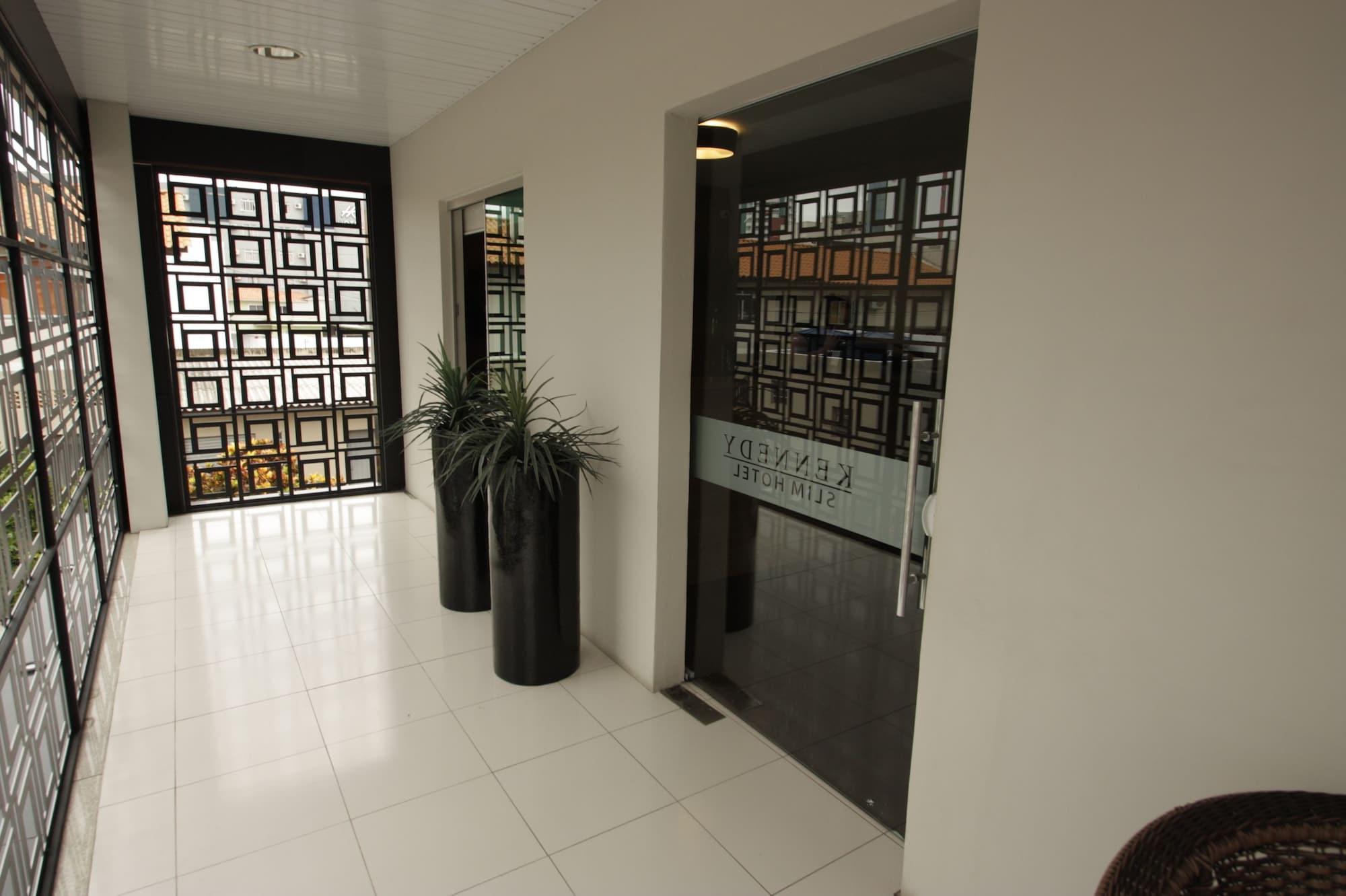 Comodidades del Alojamiento Kennedy Slim Hotel